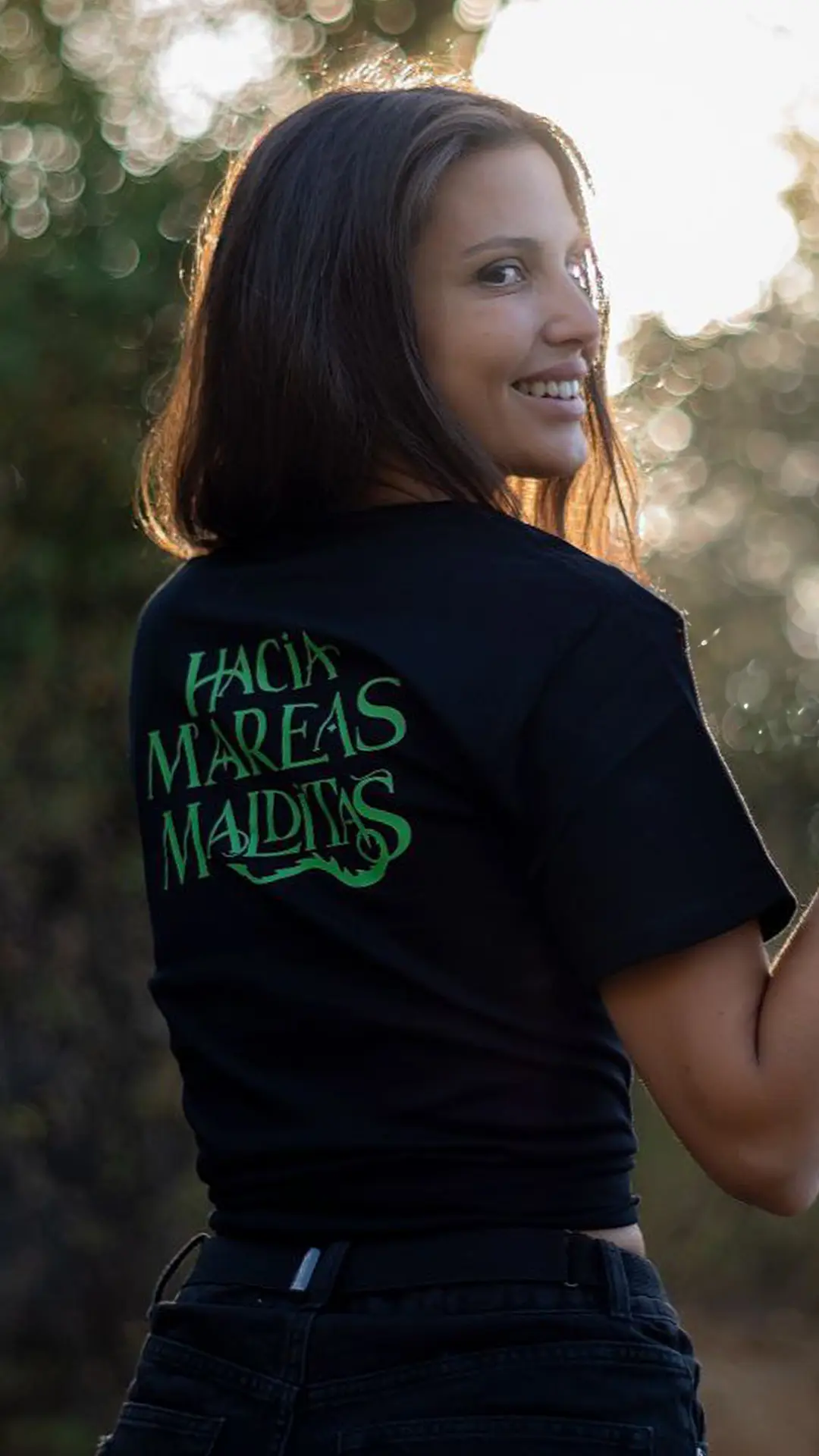 Camiseta Manga Corta "Hacia Mareas Malditas" Standard Essential