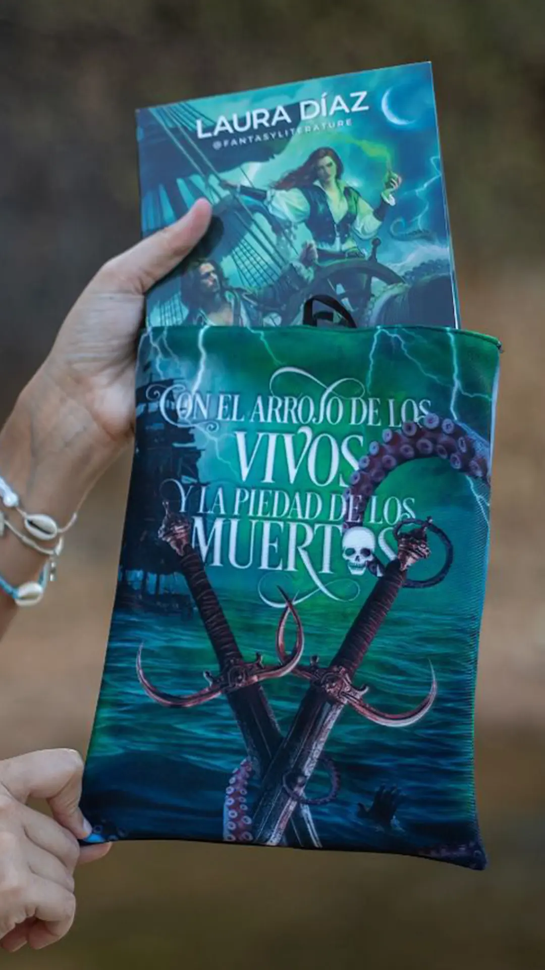 Funda de Libro "Hacia Mareas Malditas"